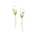 Boucles d'oreilles Hana 3 fleurs de cerisier et pampilles
