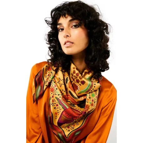 Foulard Crazy World Beige 90x90cm